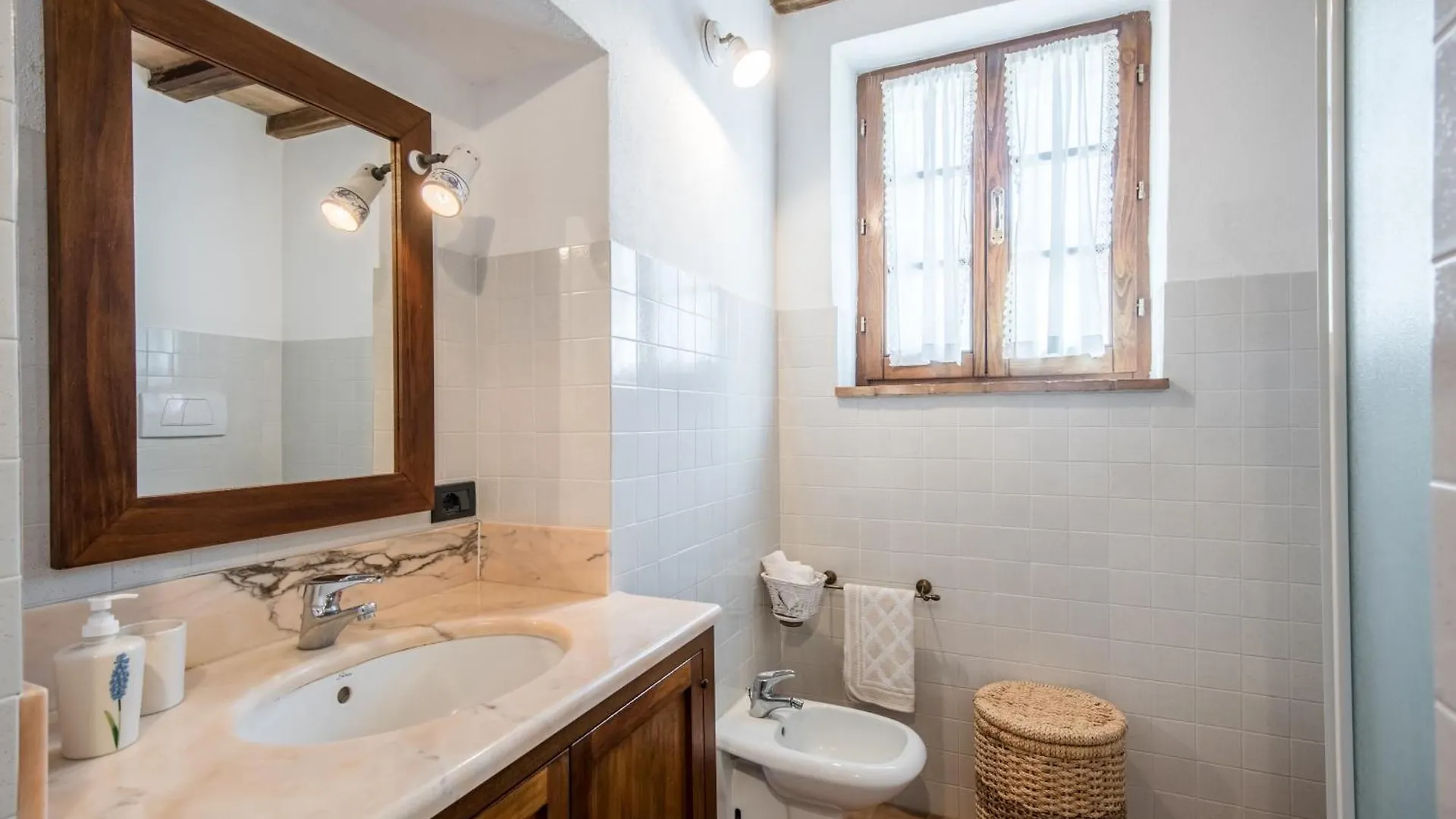 Melograno Apartment Podere Giardino Montalcino Italie